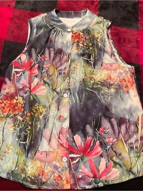 Floral Watercolor Sleeveless Button-Front Tank Top - Multicolor